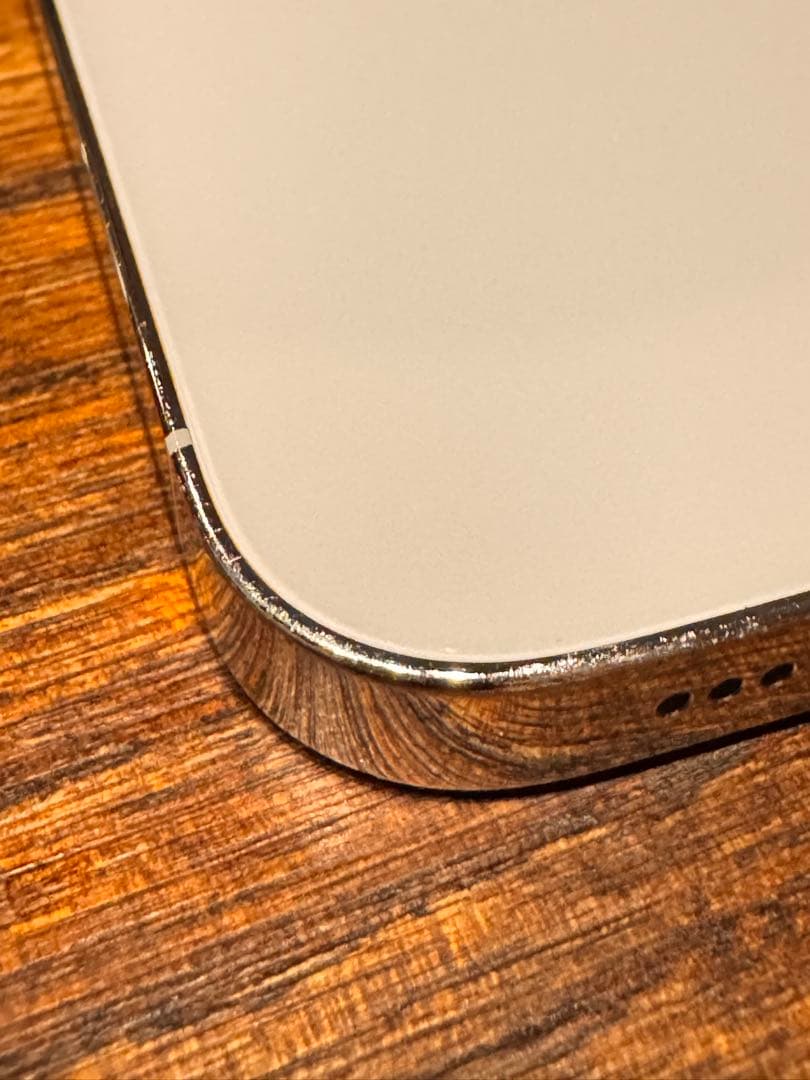 アキラ iPhone 14 Pro Max 512GB