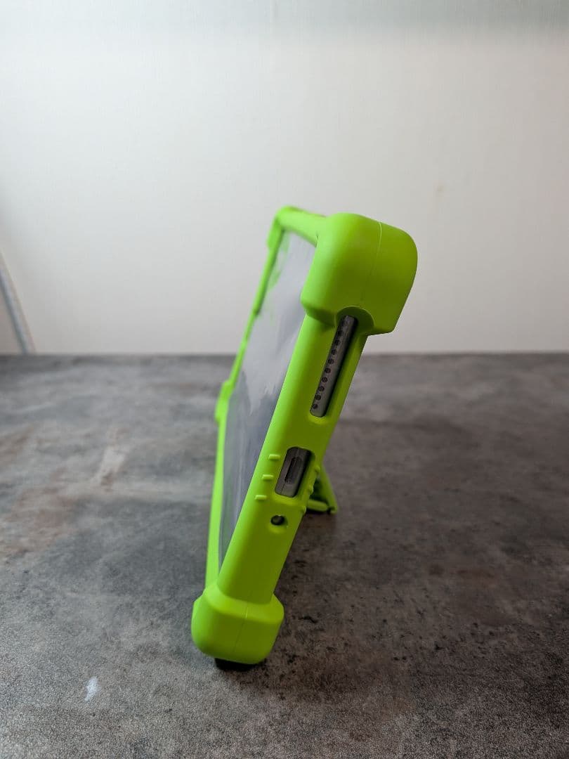 NEC LAVIE Tab T8 HD２とカバー付　ストレージ６４　メモリ４GB