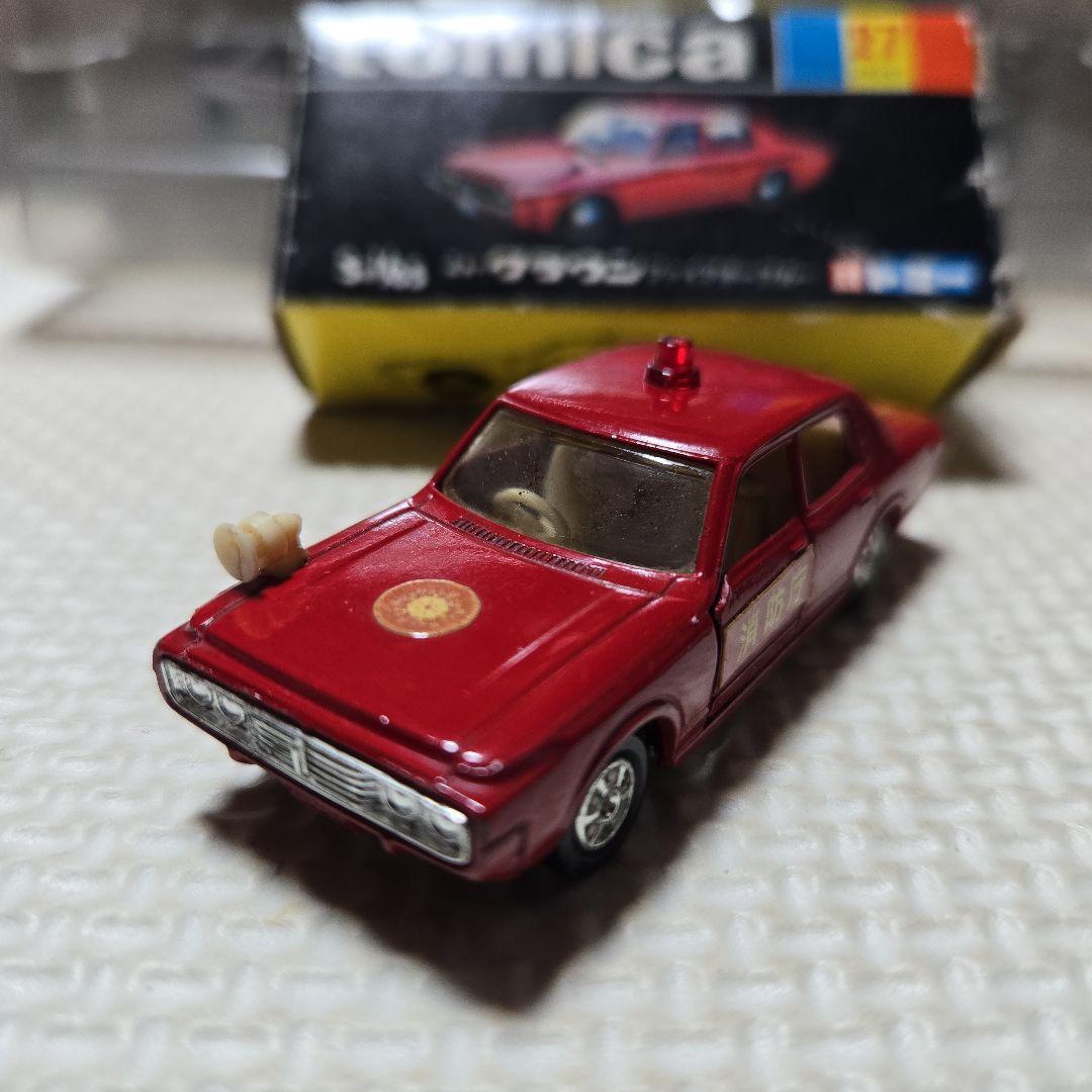 トミカ　クラウン　ファイアーチーフ