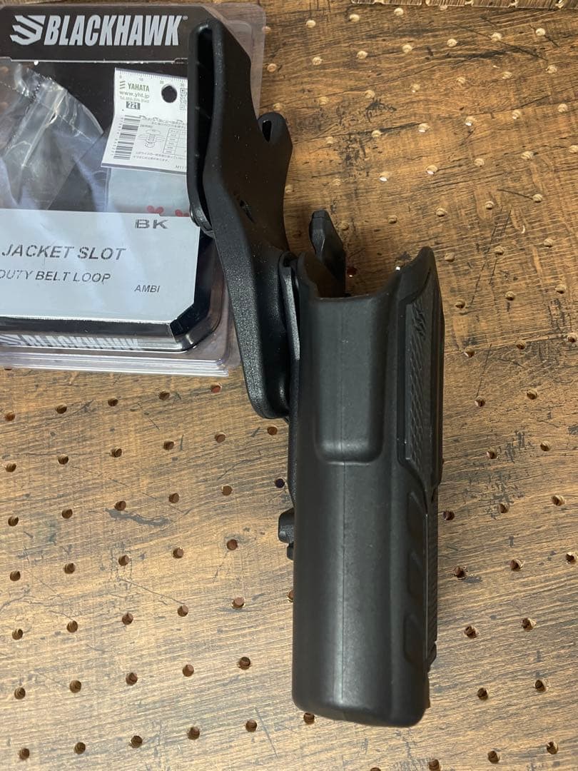 BLACKHAWK マルチフィットホルスター ジャケット・スロット・デューティー
