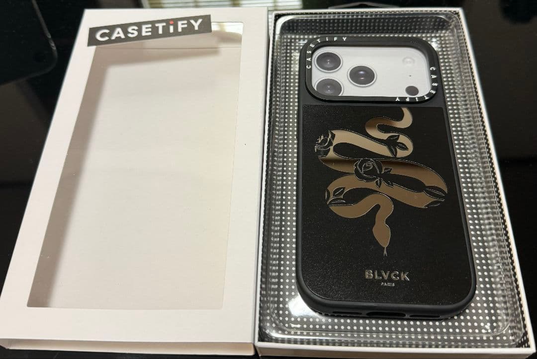 iPhone17Pro BLACK Paris 蛇 スネーク ケース