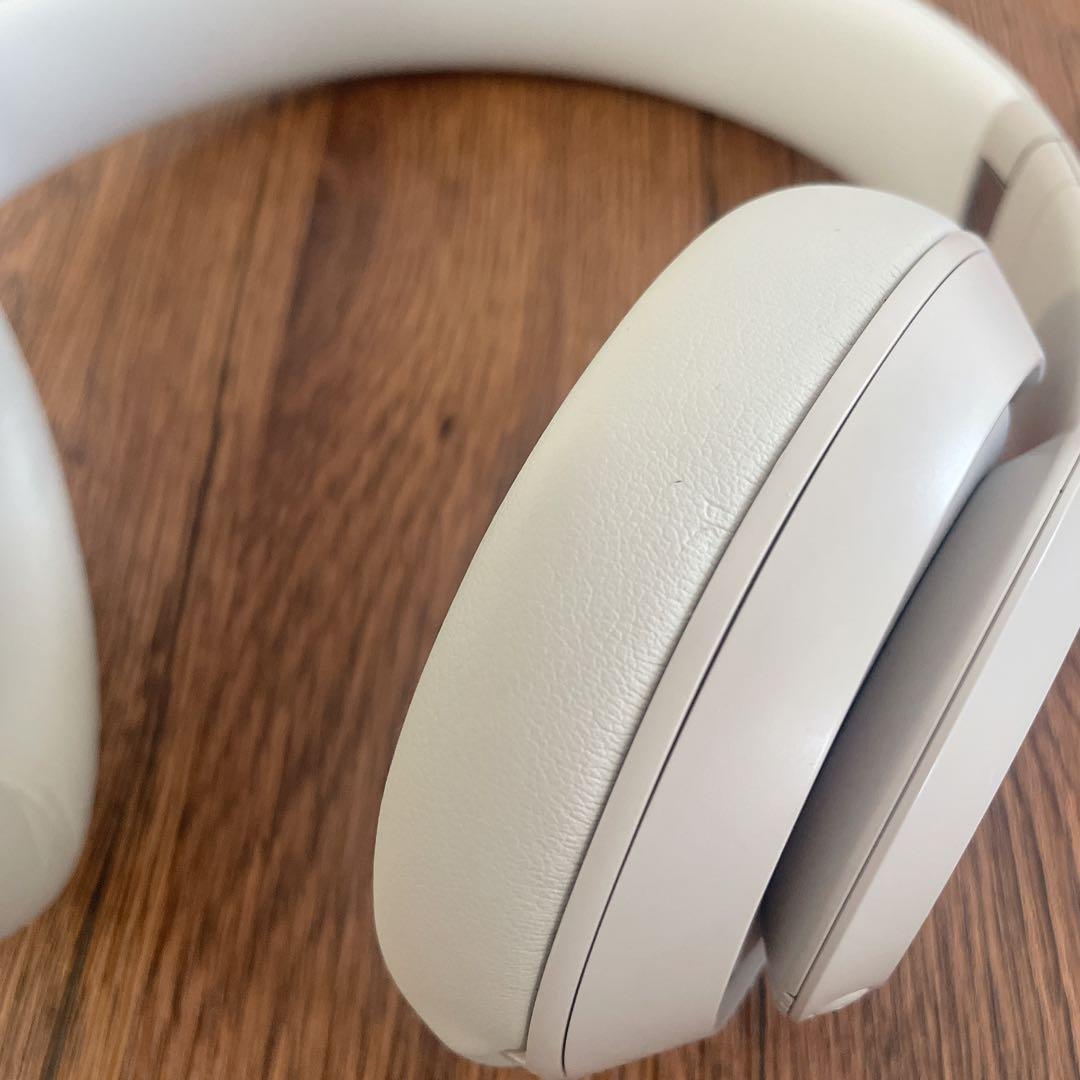 動作良好⭐️Beats Studio Pro ワイヤレスヘッドホン　サンドストーン