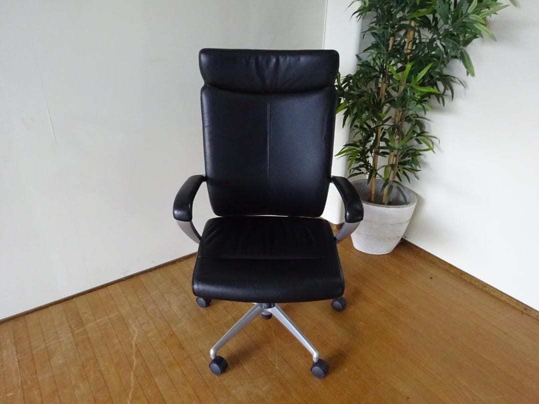 イトーキ　プレクサスチェア　ハイバック　肘付　本革　オフィスチェア　美品