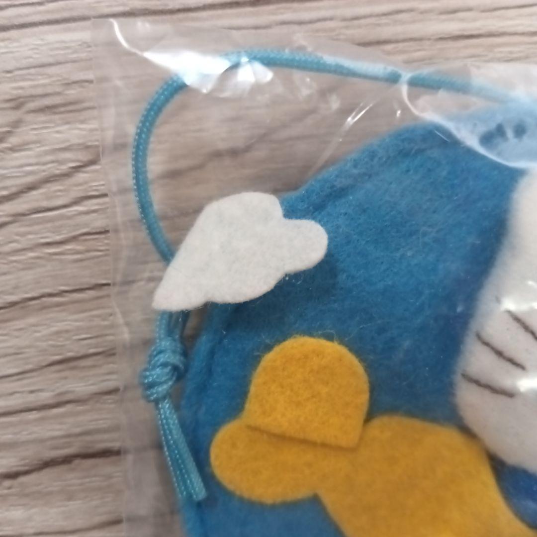 ⭐値下げ⭐サンリオ　ハローキティ 　フェルト製バッジ　希少　2001年⚠️必読