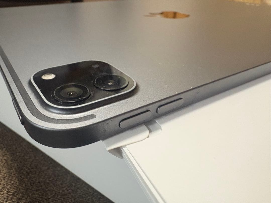 iPadPro11インチ第3世代128GBWi-Fiモデルアップル純正キーボード