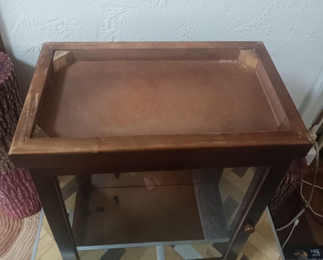 木製ガラスケース 4段棚付き ダークブラウン　コレクションケース　ボックス　棚