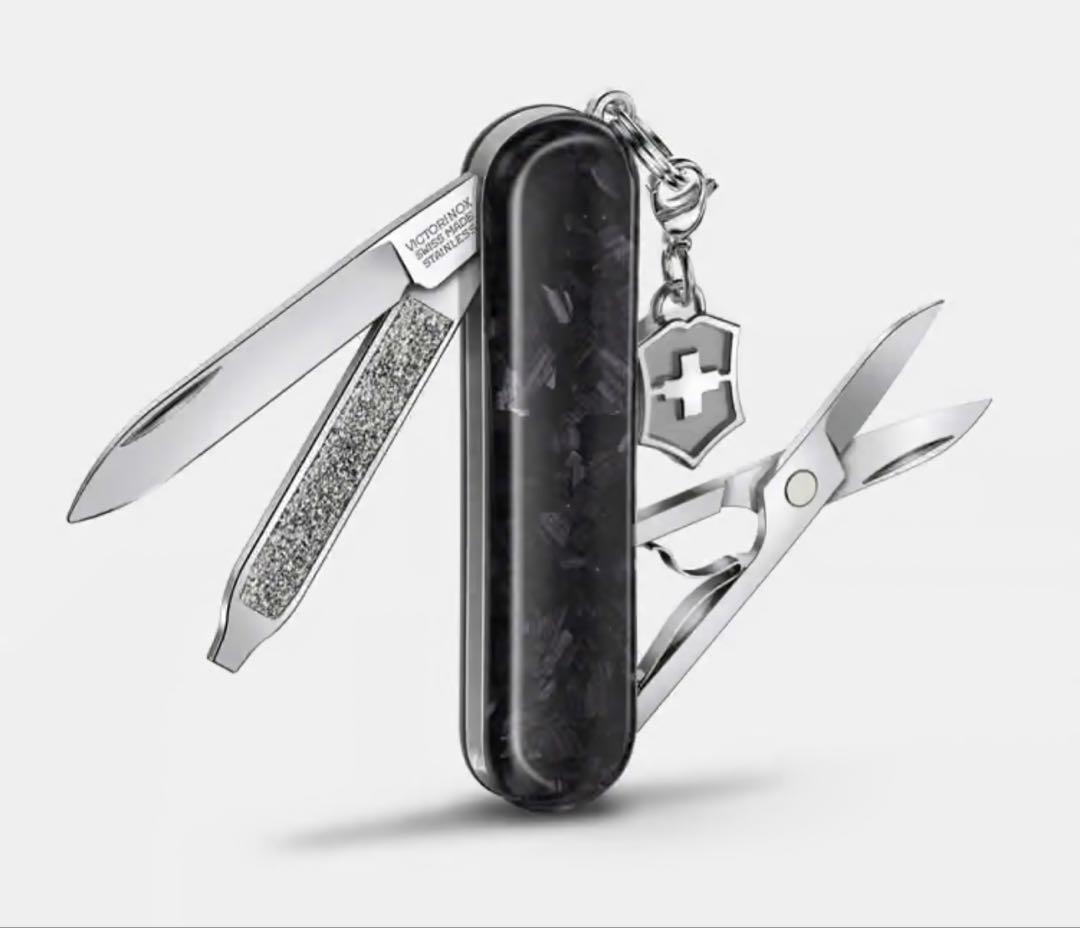 A*i様 (正規品)VICTORINOXクラシック SDブリリアントカーボン