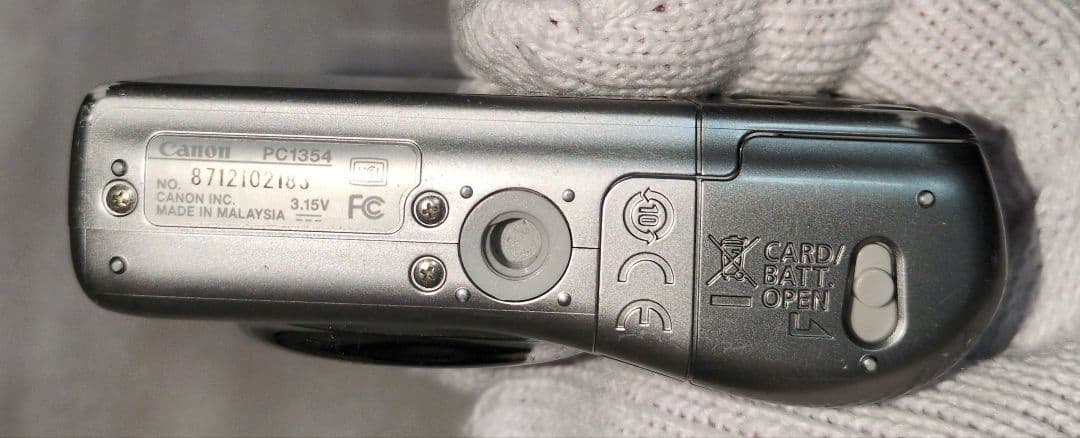 デジカメ　CANON　PC1354