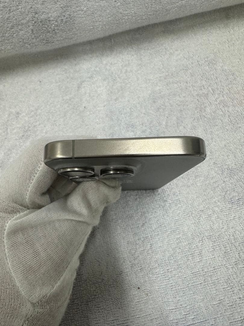 〒Apple Phone15 pro チタニウム　256GB SIMフリー