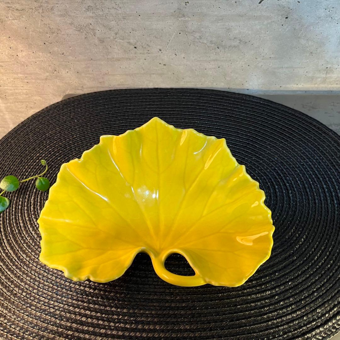 新品未使用　福泉窯　ツワ型皿2枚　有田焼　ツワブキ