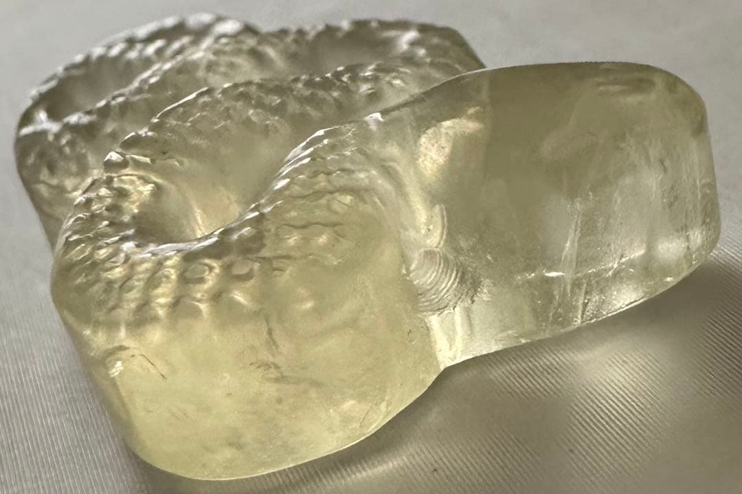 珍しい 透明度★リビアングラス ヘビ 蛇★穴あき パーツ ブレス パワー 天然