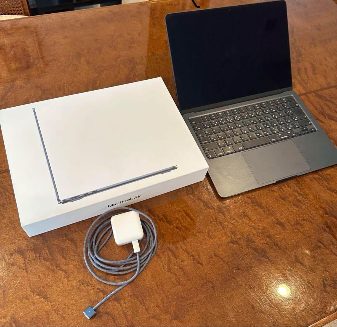 M2チップ搭載13インチMacBook Air - ミッドナイト