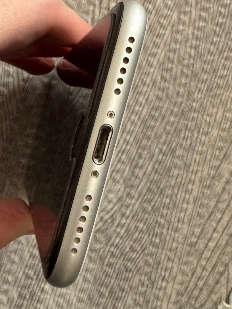 iPhoneSE 第二世代　SIMフリー　64GB