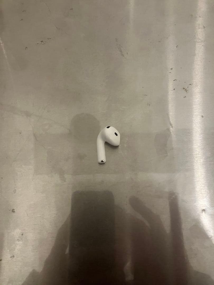 Apple AirPods 4世代 片耳 L 片方 左耳 16