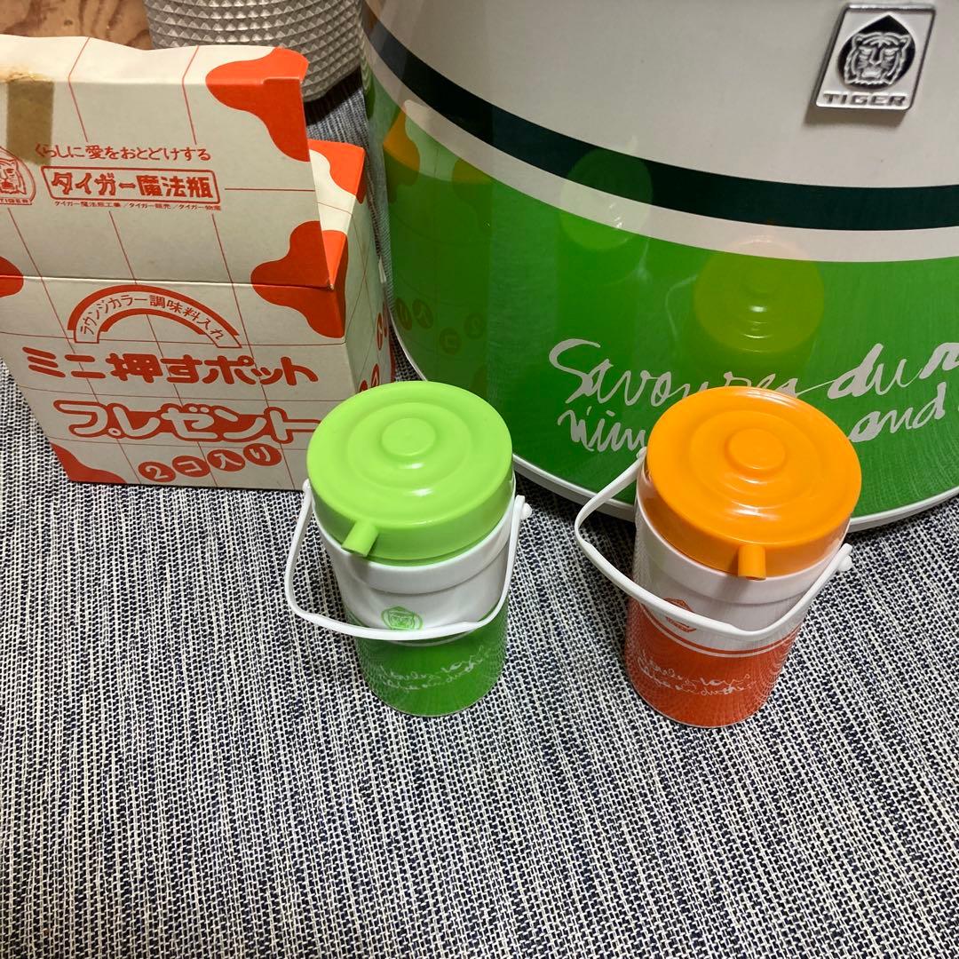 タイガー炊き立て、レトロ電子ジャー　新品2.7L プレゼント付き　期間限定