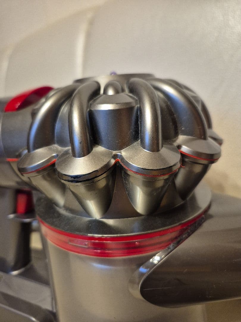 dyson v8 slim fluffy+ 本体、クリーナーヘッド、他セット