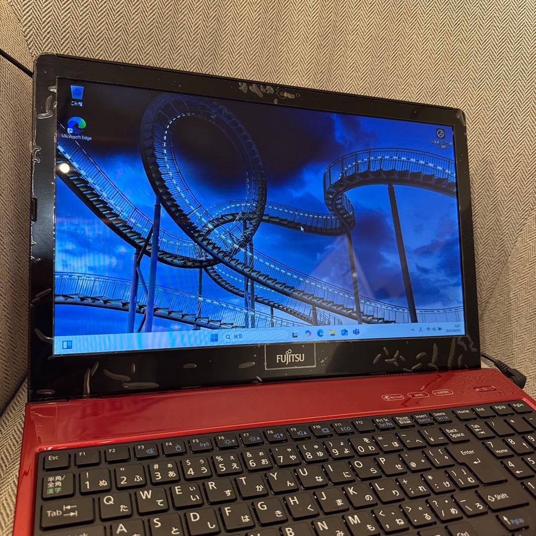 極美品　Fujitsu AMD E1 15.6インチ ノートPC 240GB