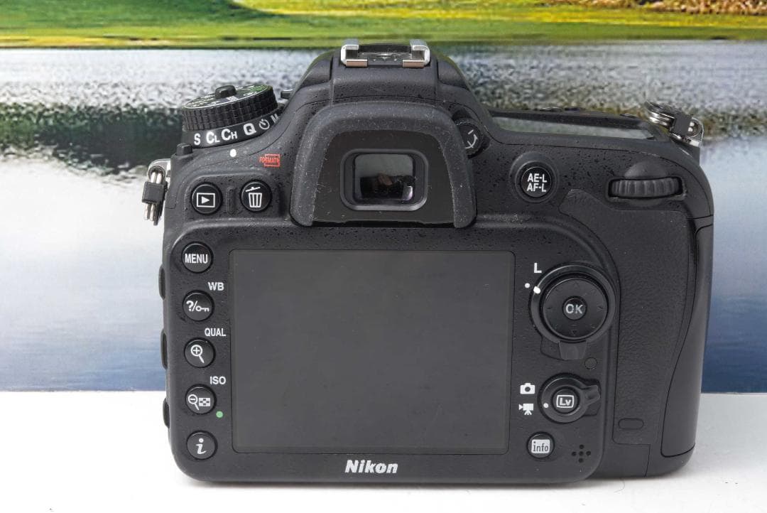 Nikon D7200 ボディ＋望遠レンズ 55-300mm 美品 Wi-Fi