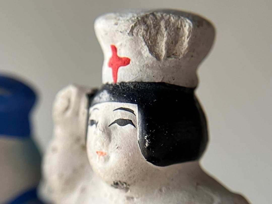 【戦中人形 水兵と看護婦 豆人形 約4㎝ 戦時資料】歴史資料郷土玩具海軍赤十字