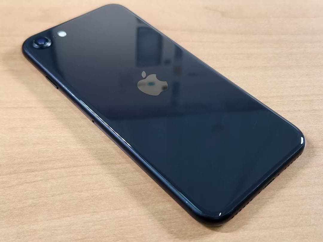 031600A iPhone SE 第2世代 A2296 64GB