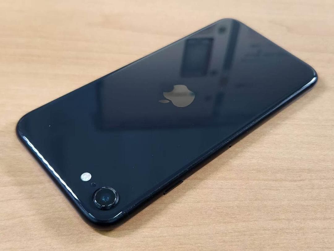 031600A iPhone SE 第2世代 A2296 64GB