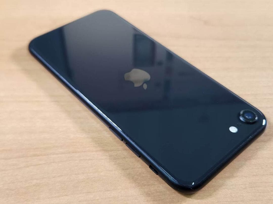 031600A iPhone SE 第2世代 A2296 64GB