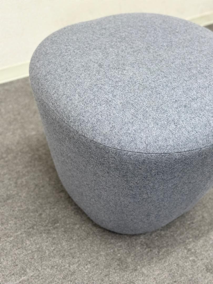 美品■アンドリューワールド■BEAT　オットマン　スツール　グレー系