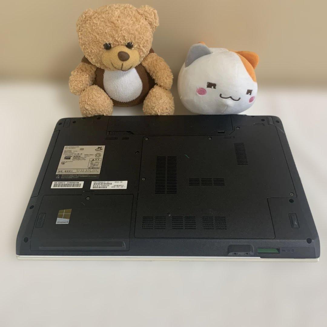 富士通タッチパネル付きi5/8/256GB新品SSDoffice2024ホワイト