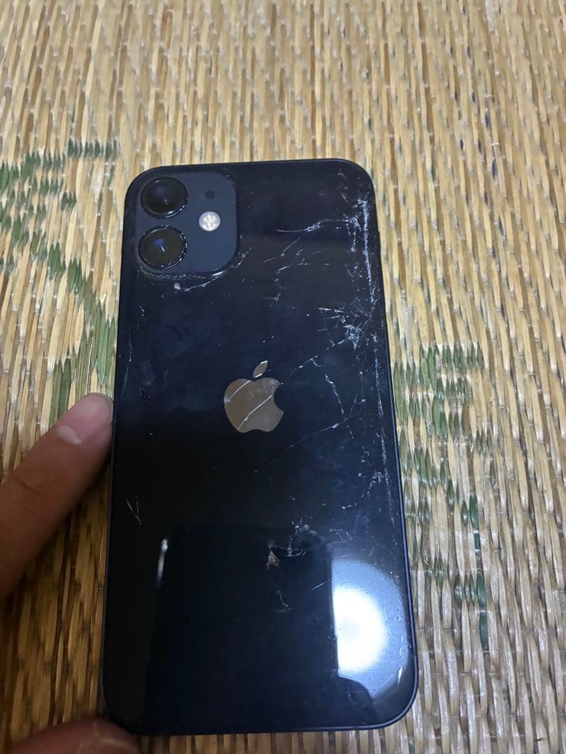 iPhone 12mini背面画面割れ有り