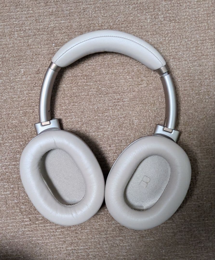 JBL Tour One M3 モカ