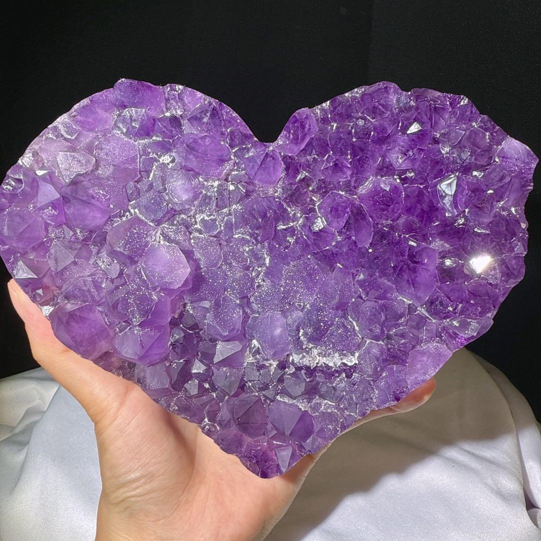 天然石シュガーアメジストのハート　置物　台座付きNO.070616