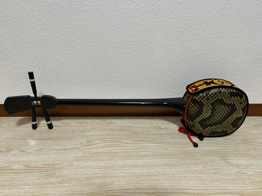 【美品】沖縄三線 人工皮 フィンガーピック・KORG(コルグ)チューナー付き