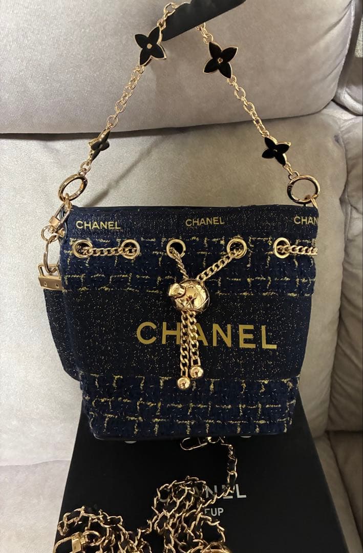 CHANEL ネイビー デニム ショルダーバッグ