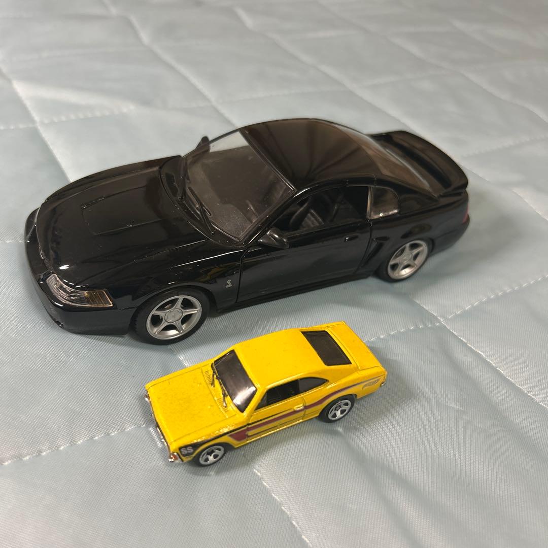 burago Maisto 1/24 ミニカー　フェラーリ　マスタング　