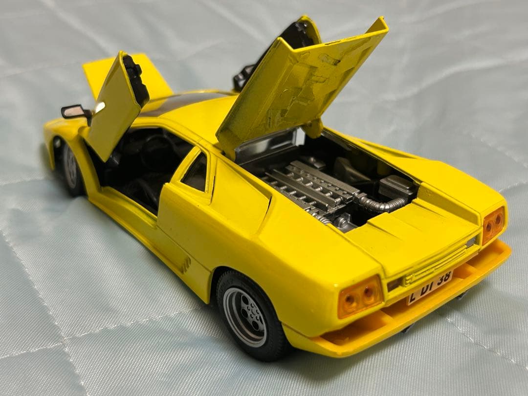 burago Maisto 1/24 ミニカー　フェラーリ　マスタング　