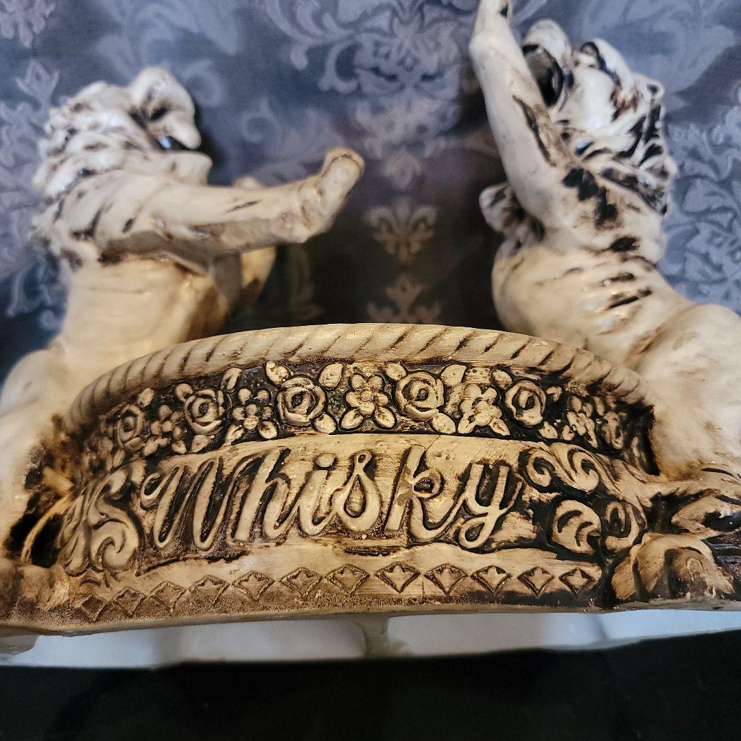 ヴィンテージ　ライオン彫刻の置物　 ウイスキーホルダー　酒台　インテリア　多用途