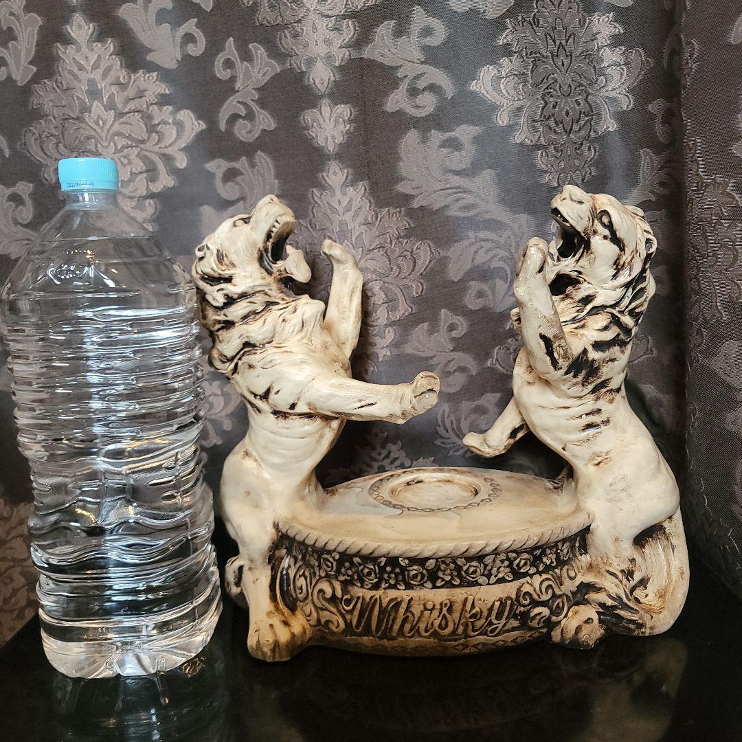 ヴィンテージ　ライオン彫刻の置物　 ウイスキーホルダー　酒台　インテリア　多用途