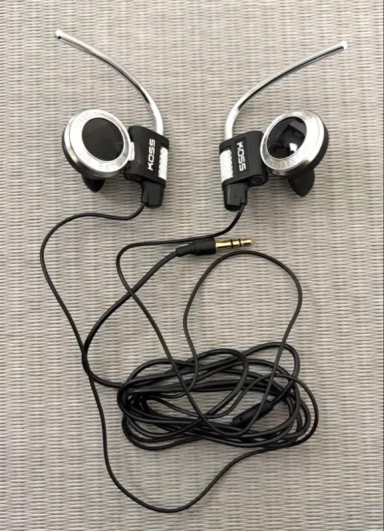 KOSS 有線ヘッドフォン KDE250 収納ケース付き