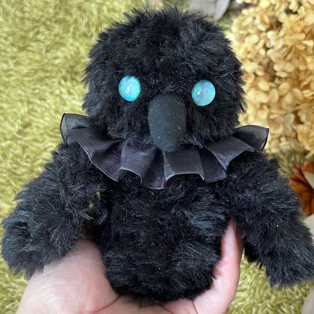 【即購入可】硝子の瞳をもつ　小さなカラスのあみぐるみ　カラス　鳥　ぬいぐるみ