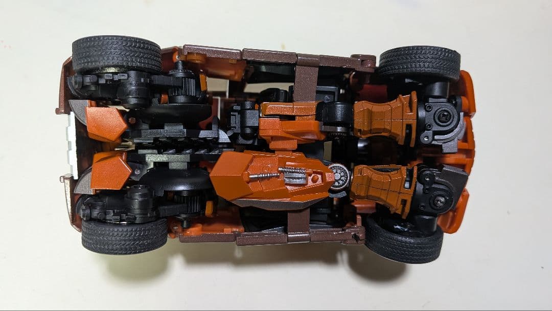 UNIQUE TOYS DUMBER トランスフォーマー マッドフラップ似