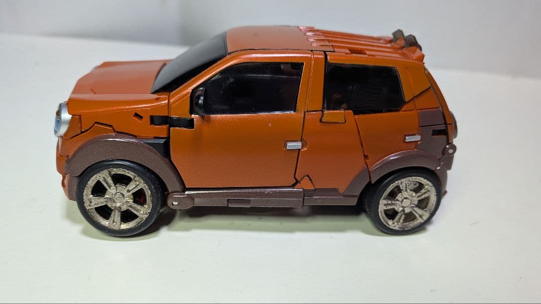 UNIQUE TOYS DUMBER トランスフォーマー マッドフラップ似