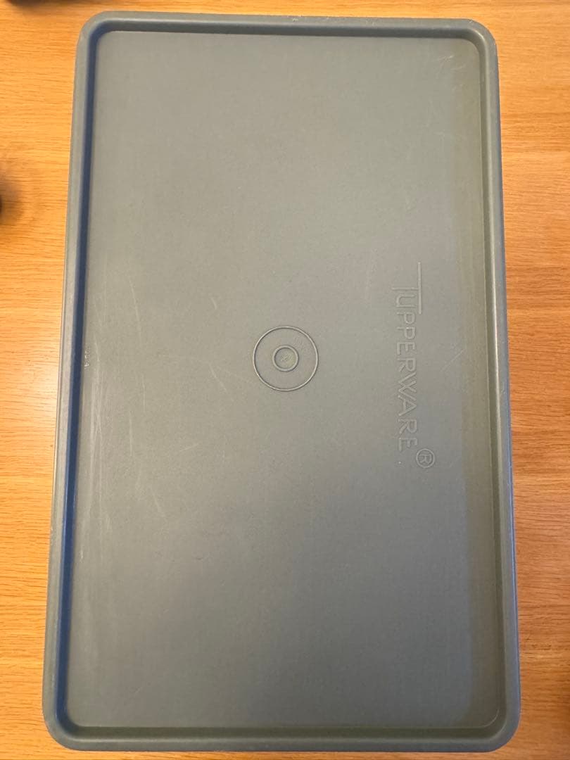 Tupperware カーキ色 保存容器 3個セット　10キロキーパー