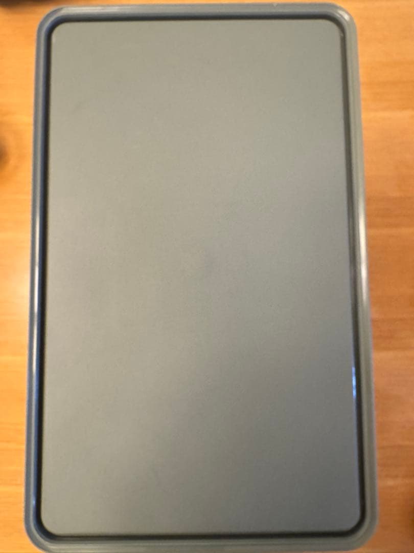 Tupperware カーキ色 保存容器 3個セット　10キロキーパー