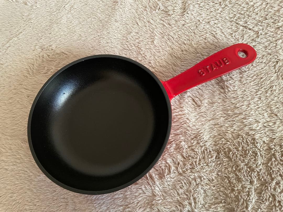 未使用　staub ストウブ　スキレット　フライパン　16cm チェリー