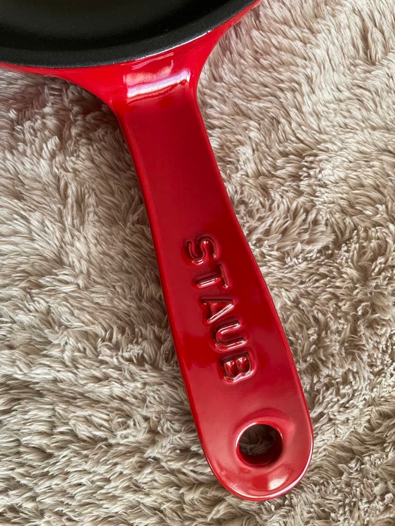 未使用　staub ストウブ　スキレット　フライパン　16cm チェリー