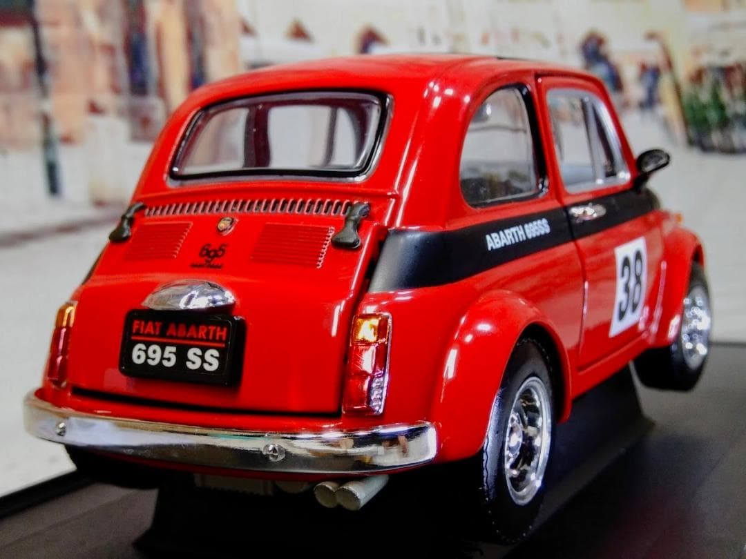 1/18 ロードシグネチャー 1963 フィアット アバルト 695SS