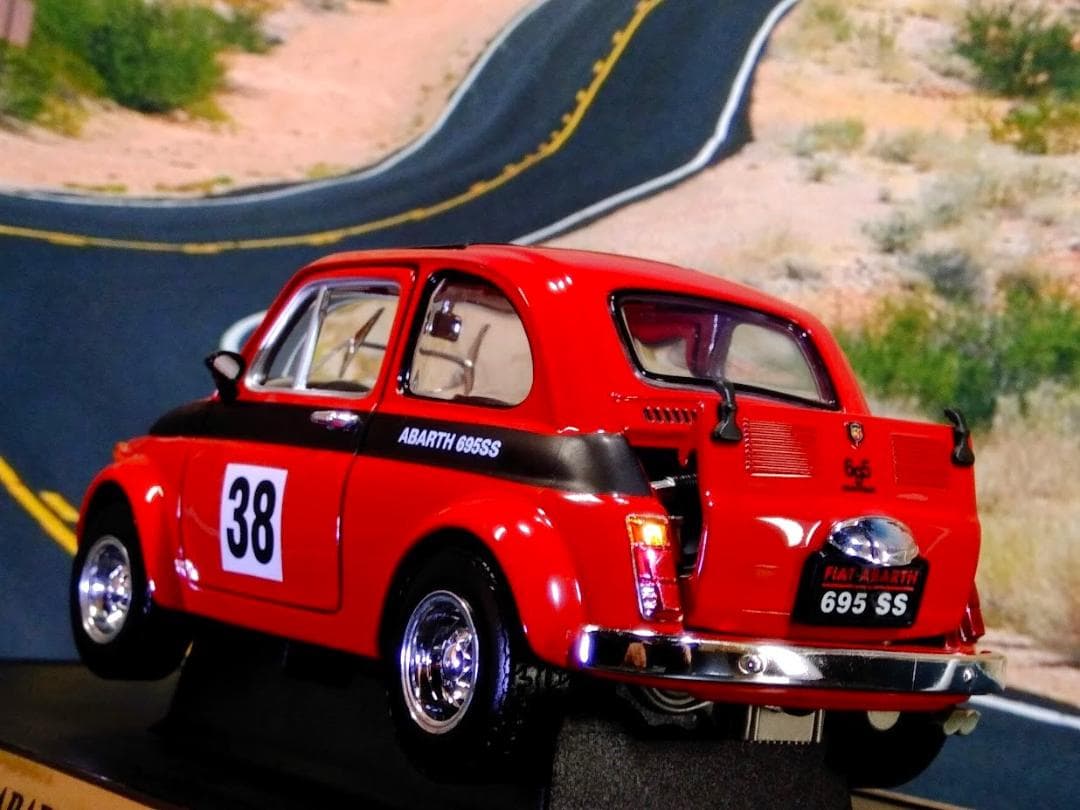 1/18 ロードシグネチャー 1963 フィアット アバルト 695SS