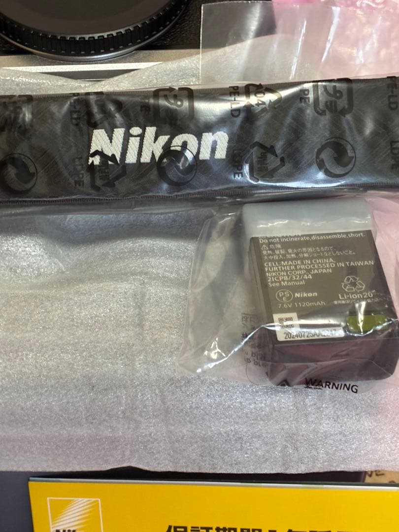 【シャッター数　0回】Nikon Z fc ミラーレス一眼カメラ 本体　未使用
