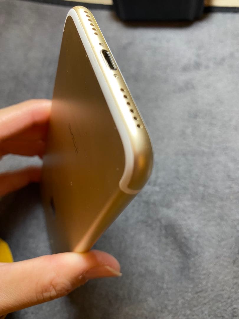 美品　iPhone7 本体 256GB ゴールド