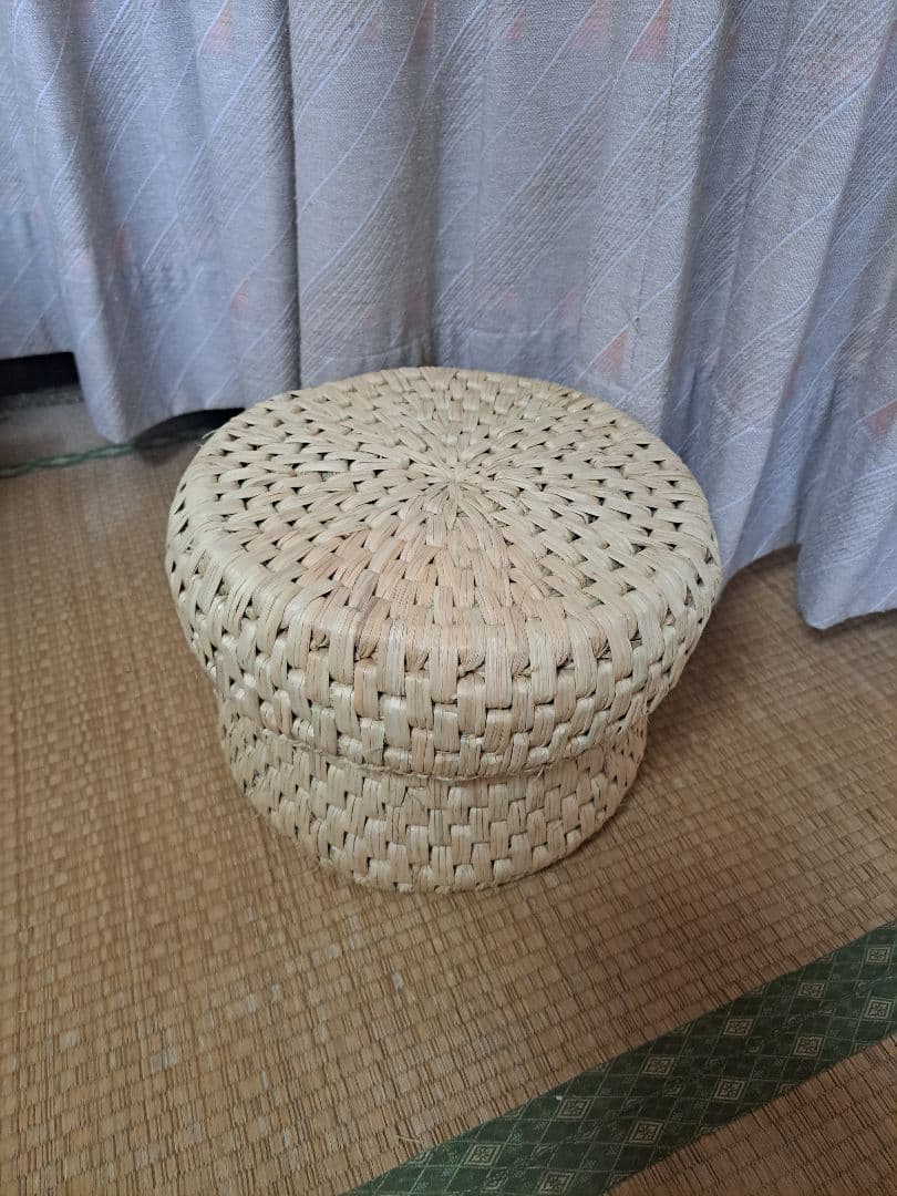 藁いずみ(稲わら製品)、飯櫃入れ　a.サイズ、➀タイプ　作品no.97